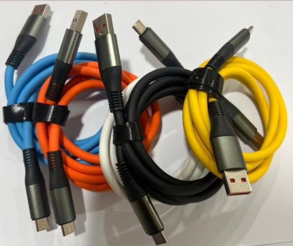 کابل شارژ موکسوم تایپ سی ۱۲۰ وات سیلیکونی ۶ آمپر ضخیم