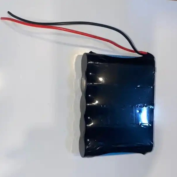 پک باتری لیتیوم یون2200mah قابل شارژ 5 سل (21) ولت همراه با مدار محافظ