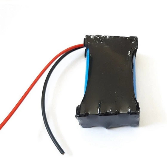 پک باتری لیتیوم یون 2200mah قابل شارژ 2 سل (8.4V) همراه با مدار محافظ